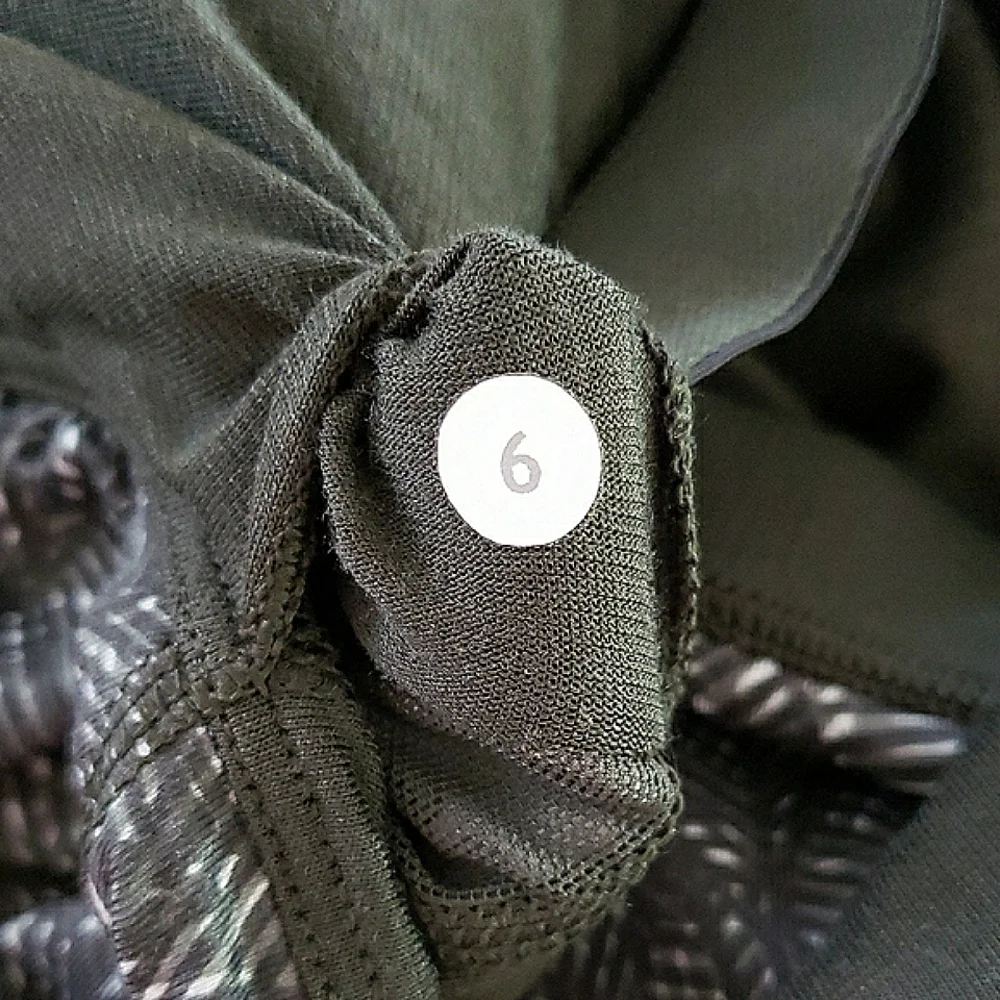 Lululemon Athletica Wrap It Up Tank Leaf Print Twist Jazzy White Gator Green 6 - Picture 15 of 17